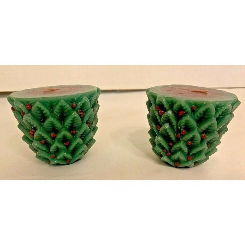 (SET OF 2) HANDMADE SCENTED CHRISTMAS PINECONE CANDLES 3” GREEN AND RED - RARE
